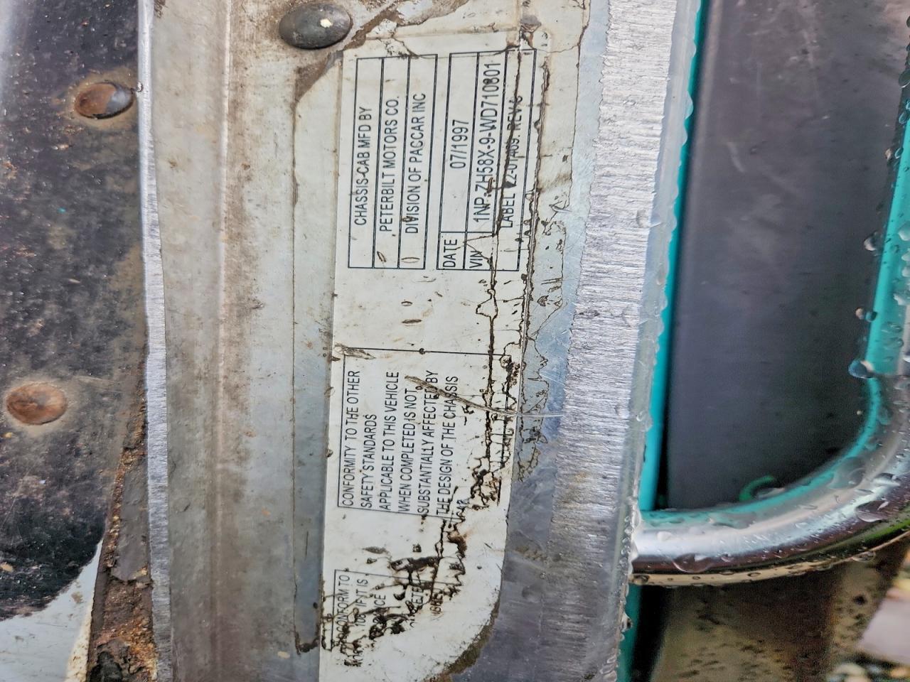 1998 Peterbilt 320 Refuse Truck