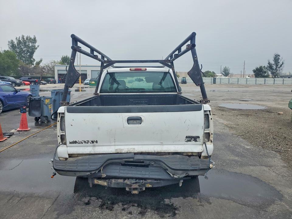 2005 GMC New Sierra C1500