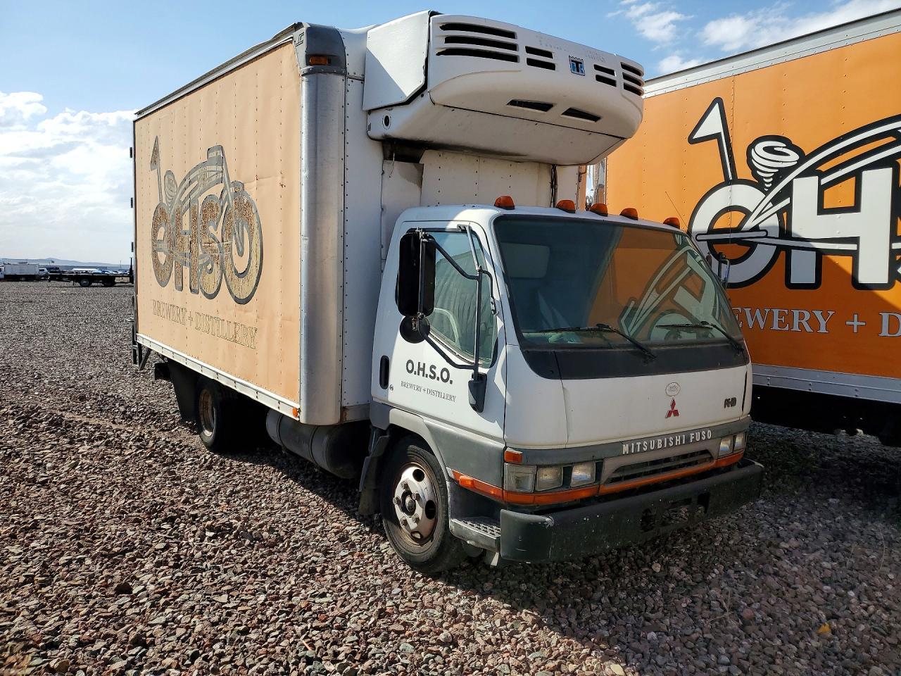 2004 Mitsubishi 2004 Mits 649-BOX Truck