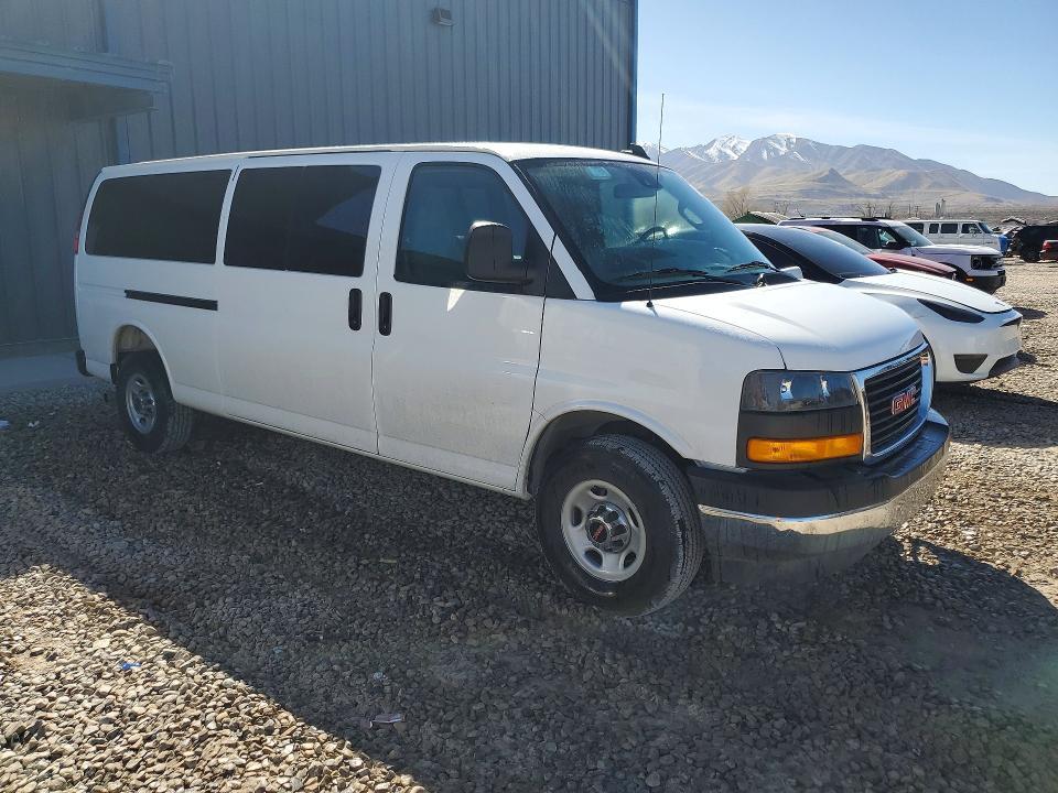 2025 GMC Savana G3500 LT