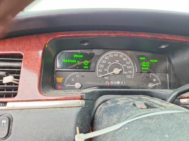 2003 Lincoln Town car Signature