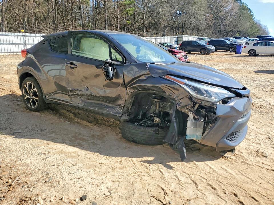 2020 Toyota C-hr xle