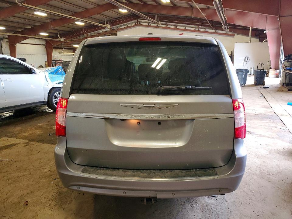 2013 Chrysler Town & Country Touring l