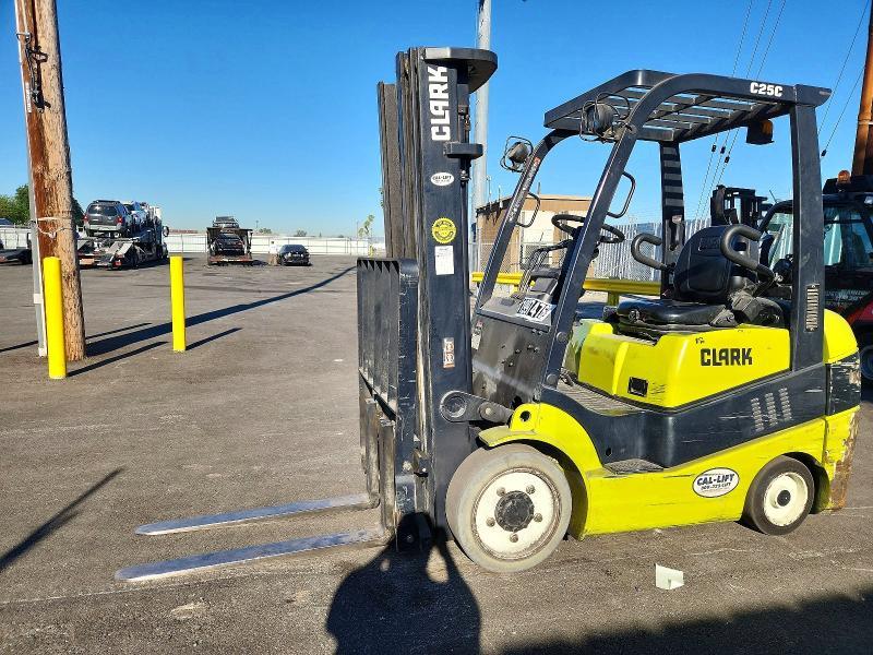 2012 Clark C25L