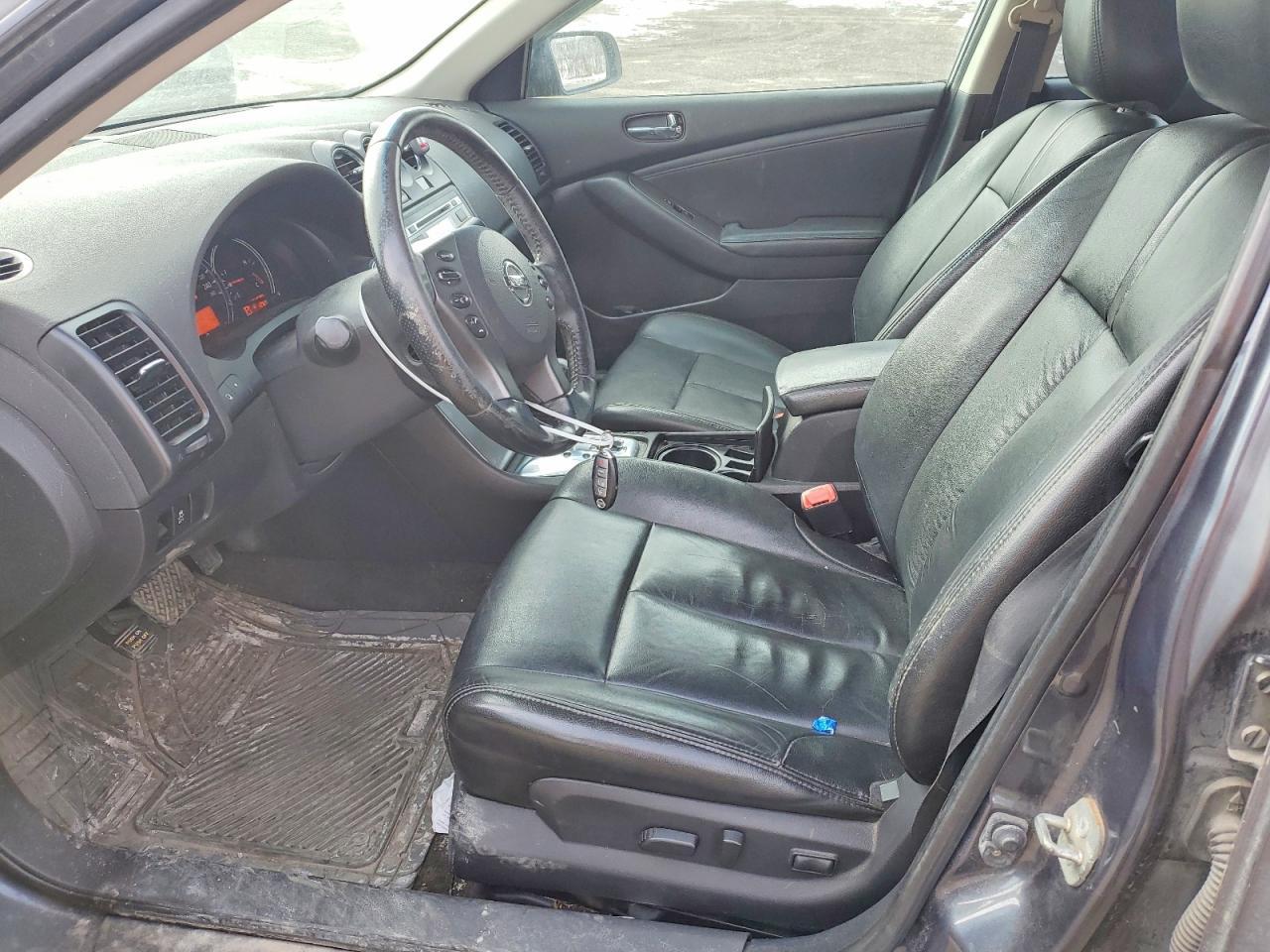 2011 Niss Altima 2.5 s 4DR