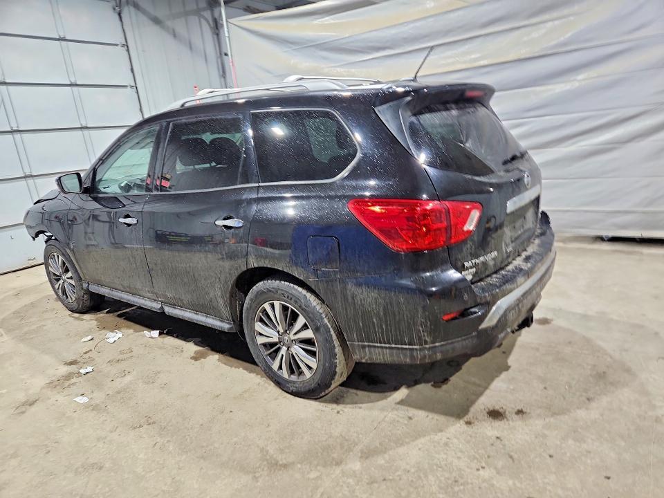 2018 Nissan Pathfinder sv