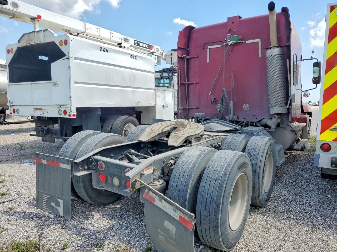 2001 Freightliner Conventional ST120