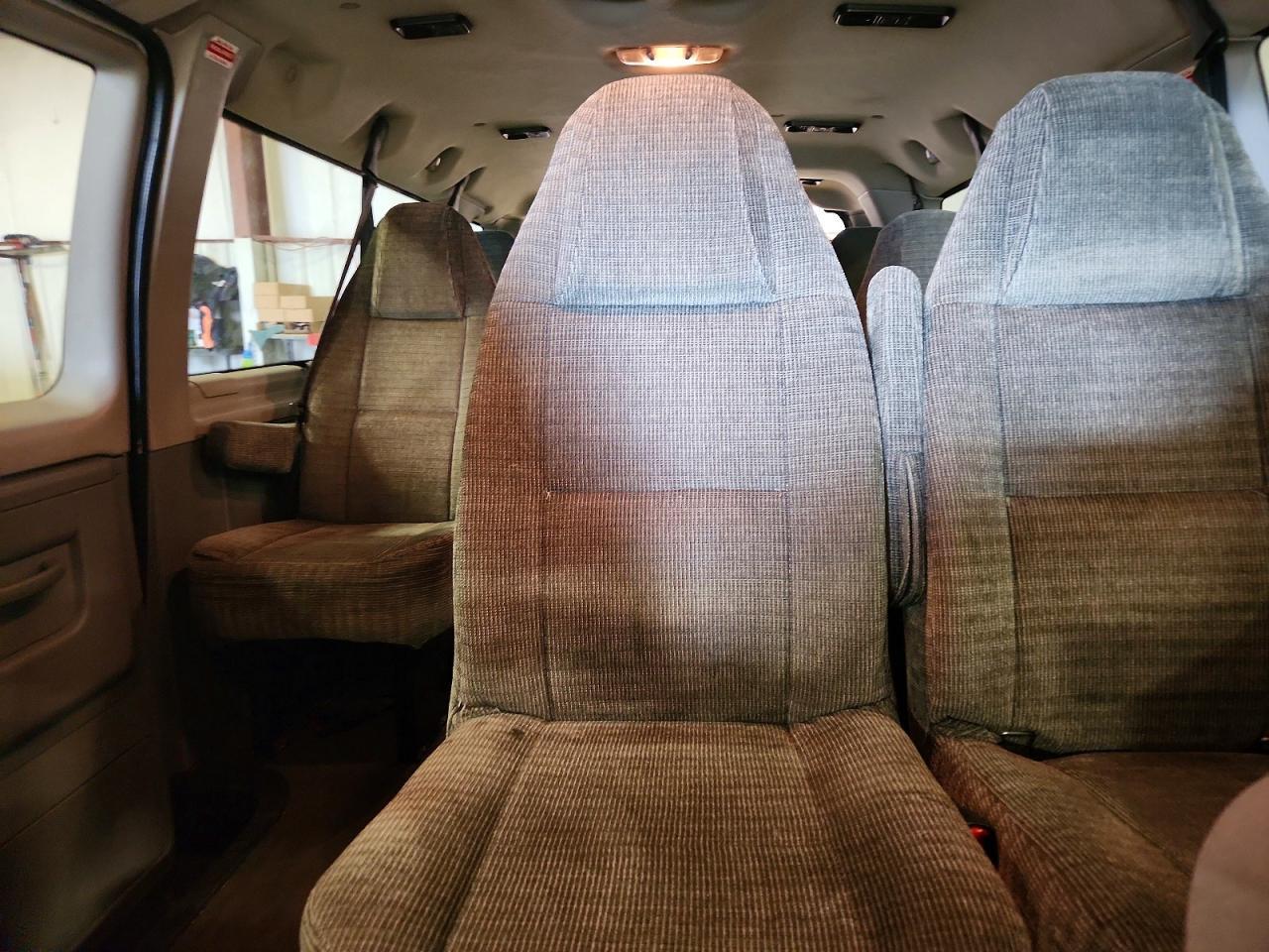 2003 Ford Econoline E350 Super Duty Wagon