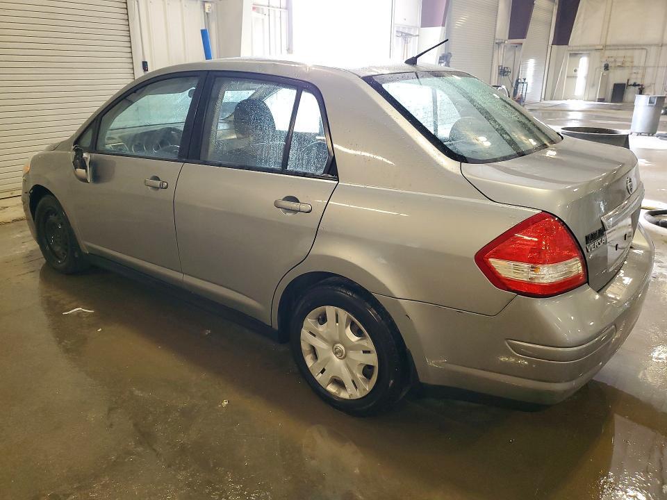 2011 Nissan Versa 1.8 s