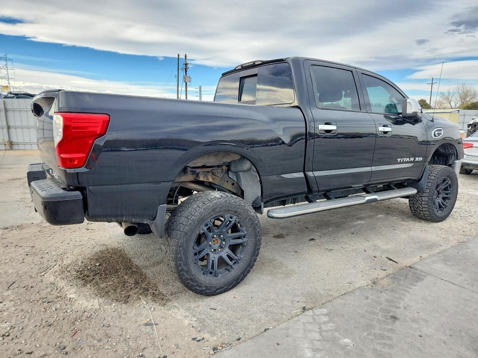 2016 Nissan Titan XD SL