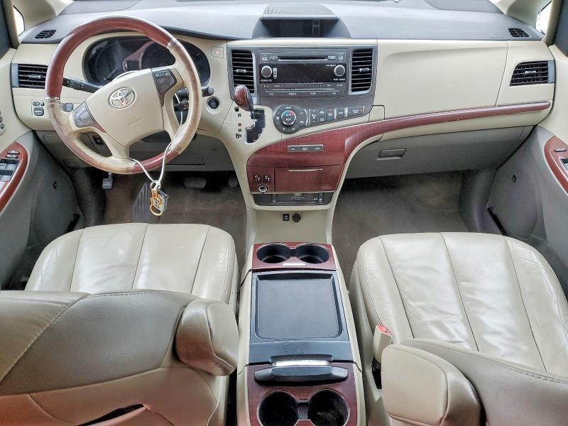 2011 Toyota Sienna Limited 7-passenger