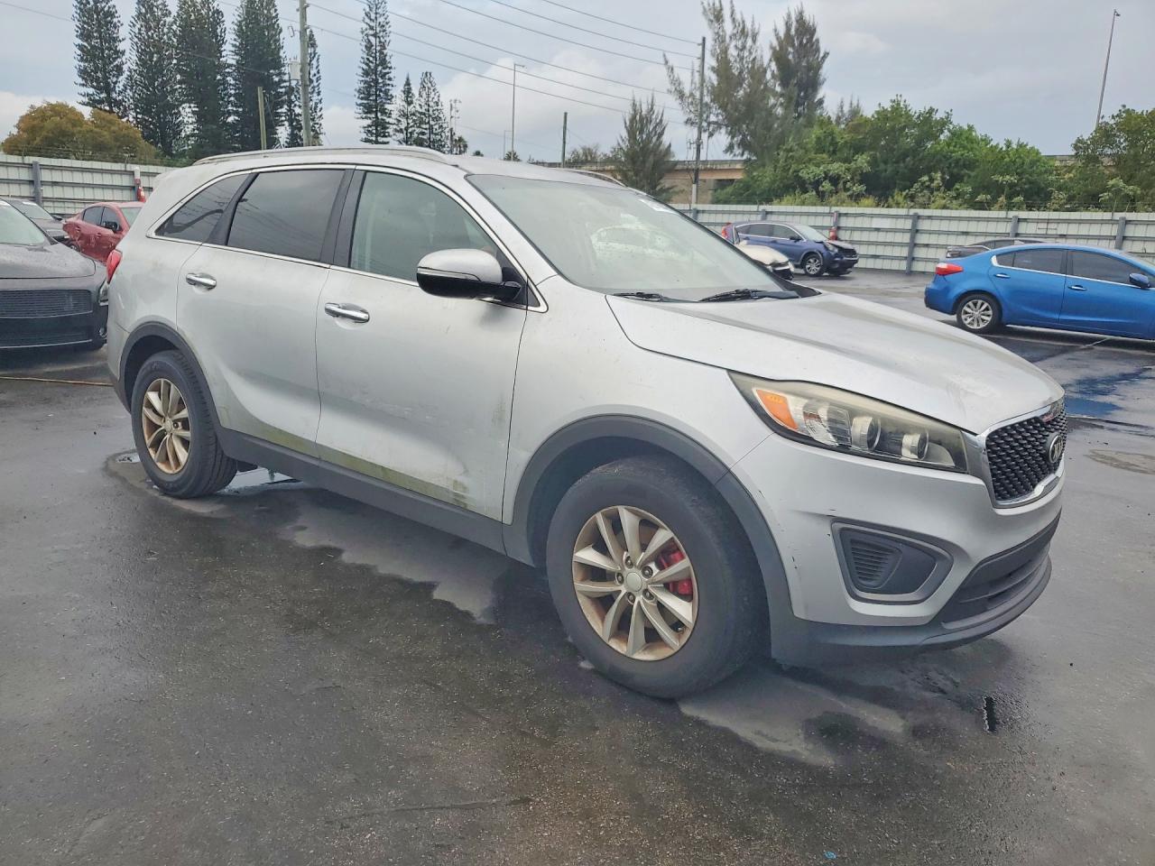 2016 KIA Sorento lx