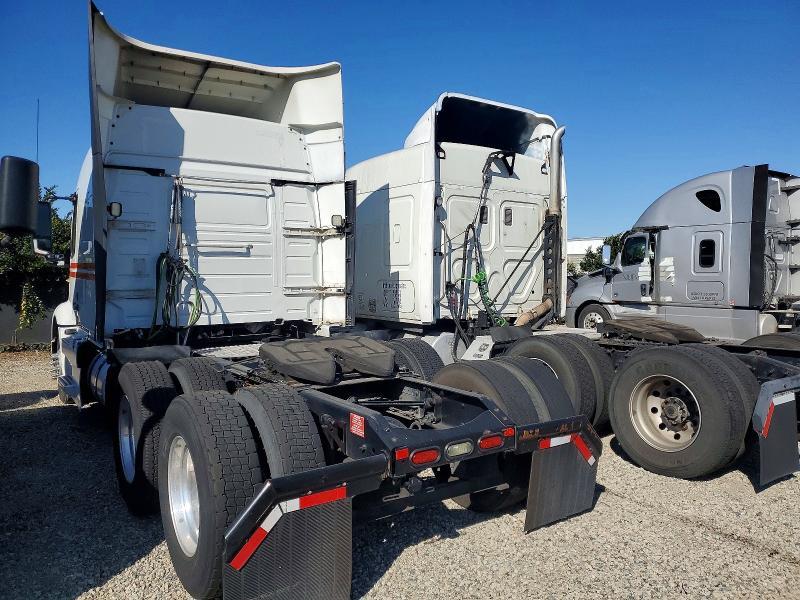 2020 Volvo VNR Semi Truck