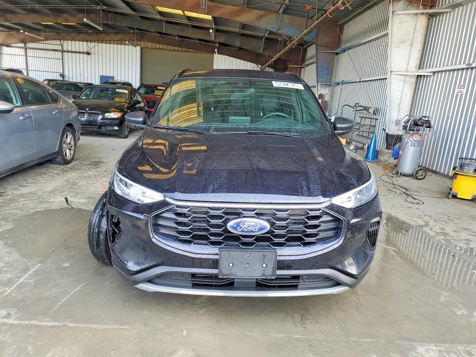 2025 Ford Escape st Line