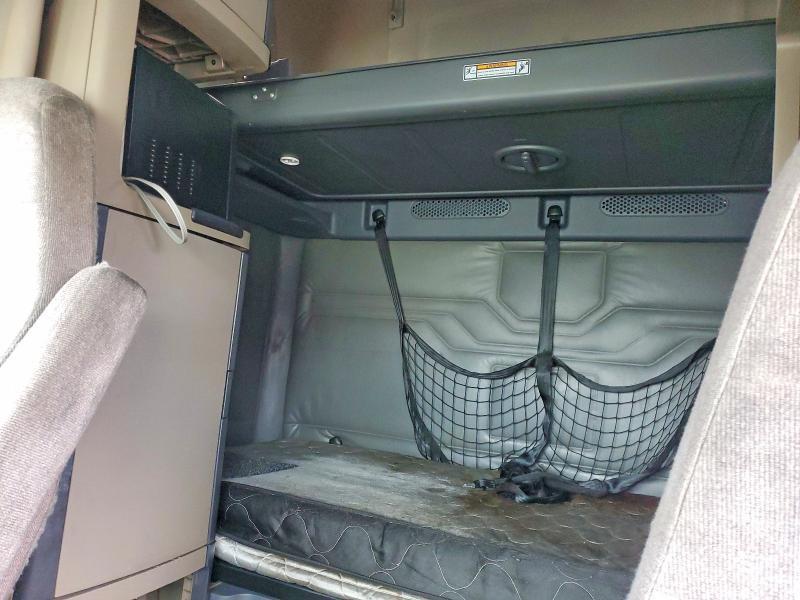 2017 Freightliner Cascadia 125