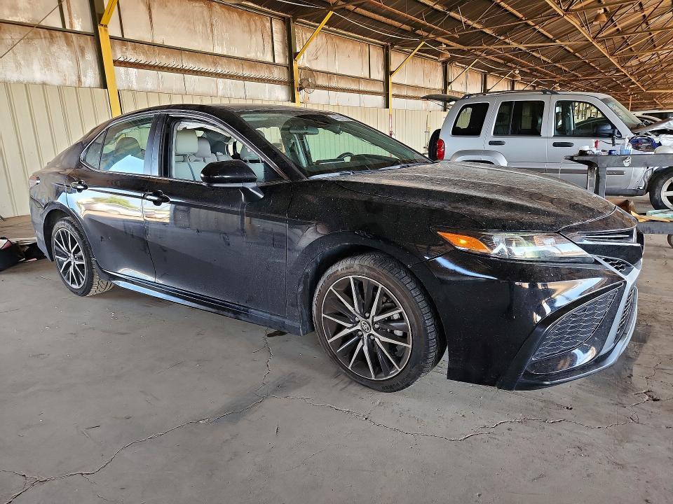 2021 Toyota Camry se