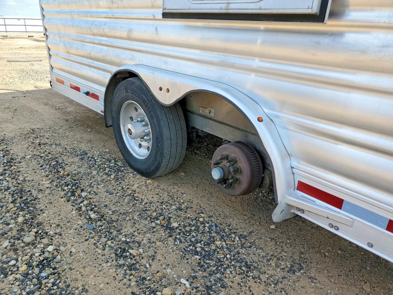 2022 Dp Platinum 2022 Platinum Manufacturing Horse Trailer