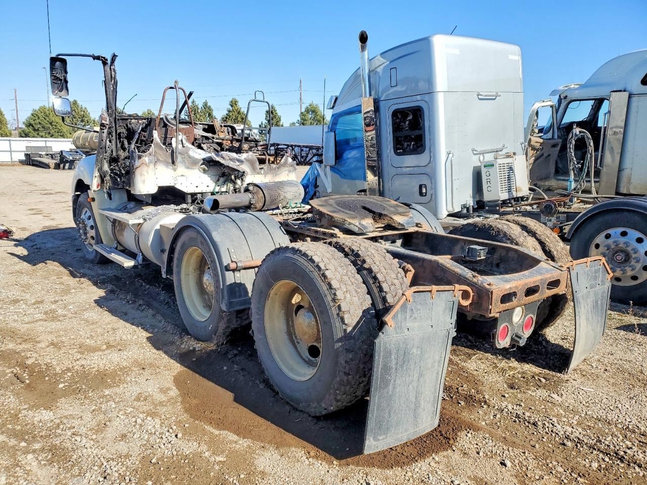 2005 Freightliner Conventional Columbia