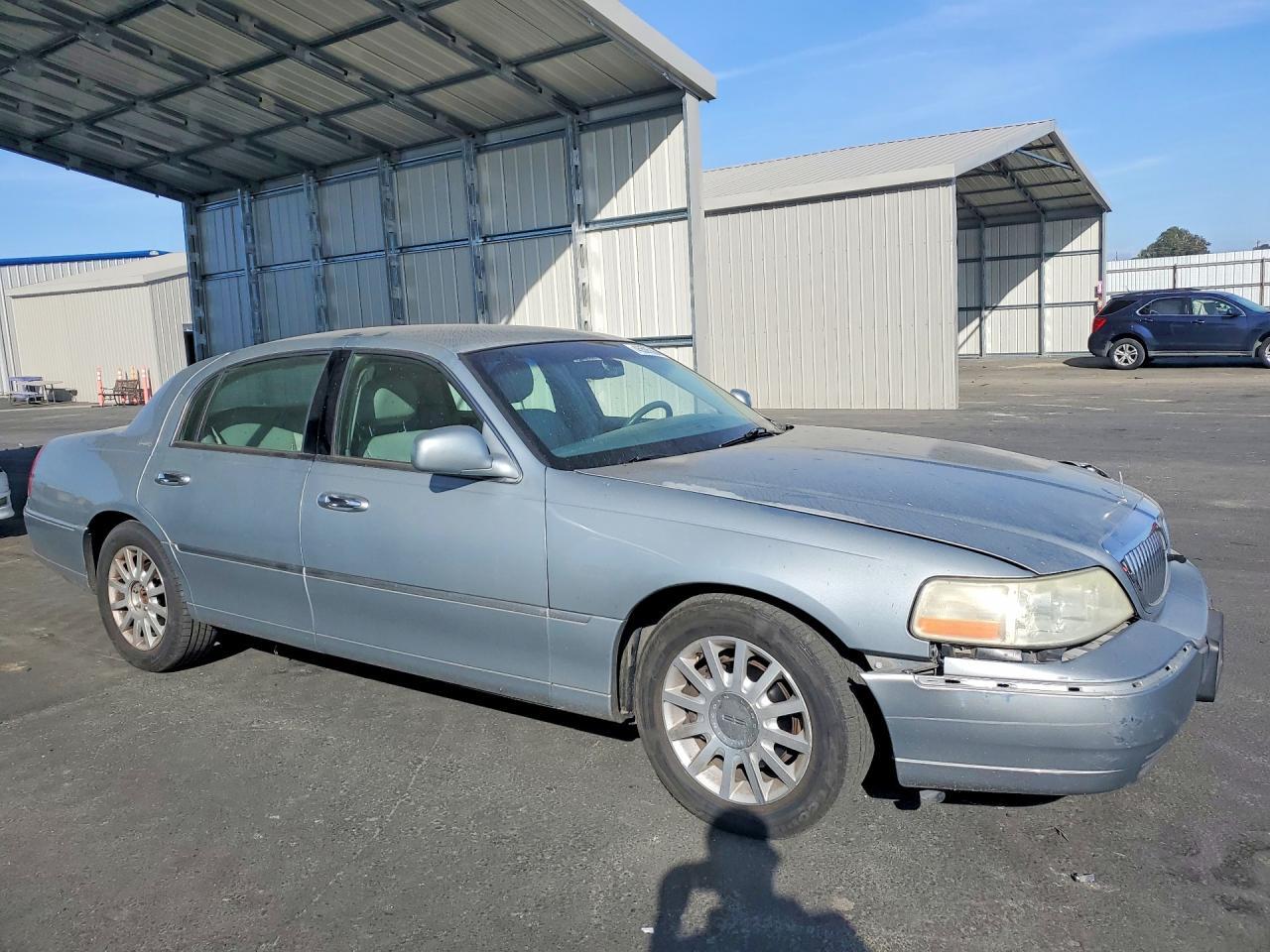 2006 Lincoln Town car Signature