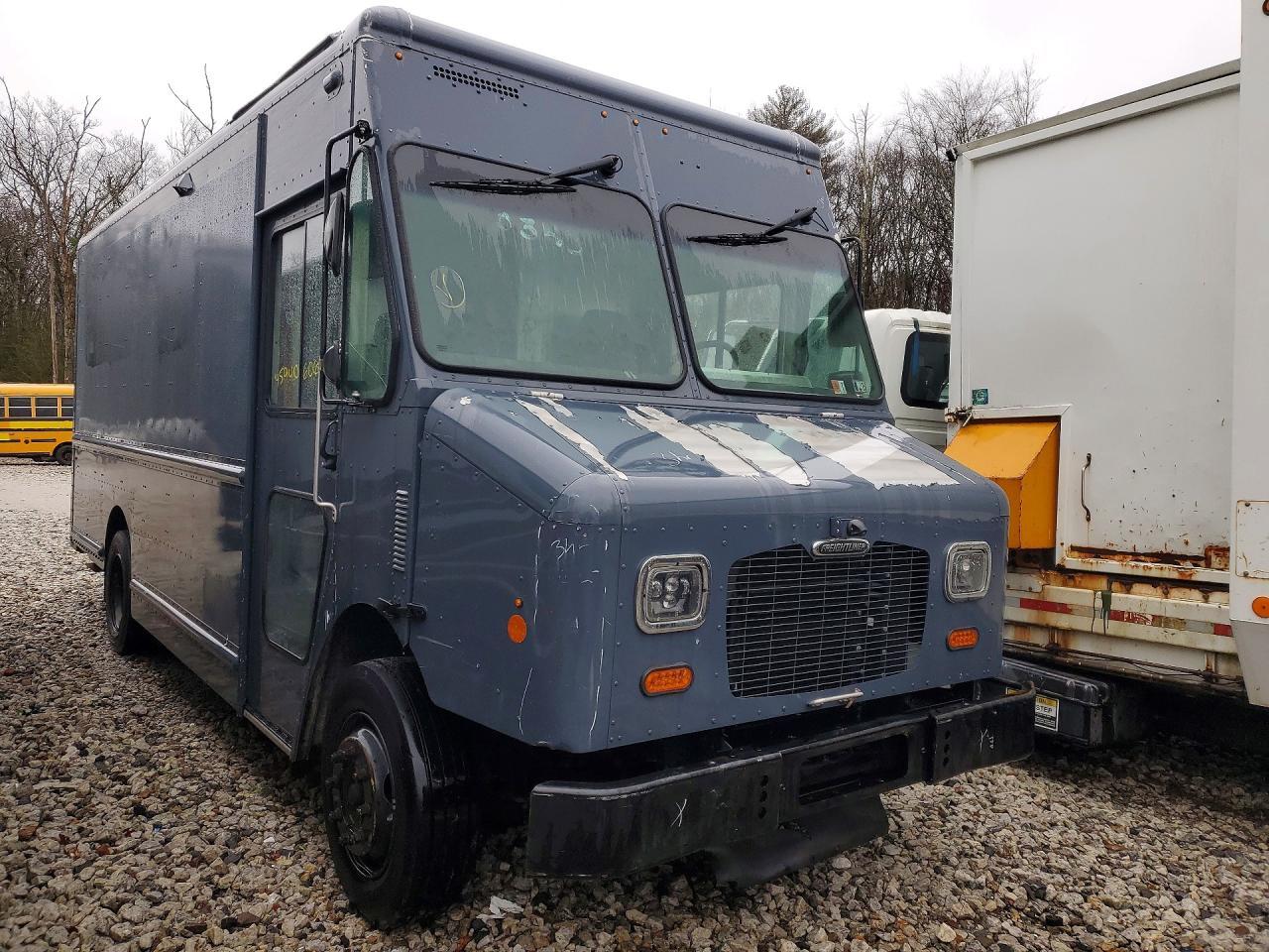 2020 Freightliner MT45G Chassis Delivery Truck