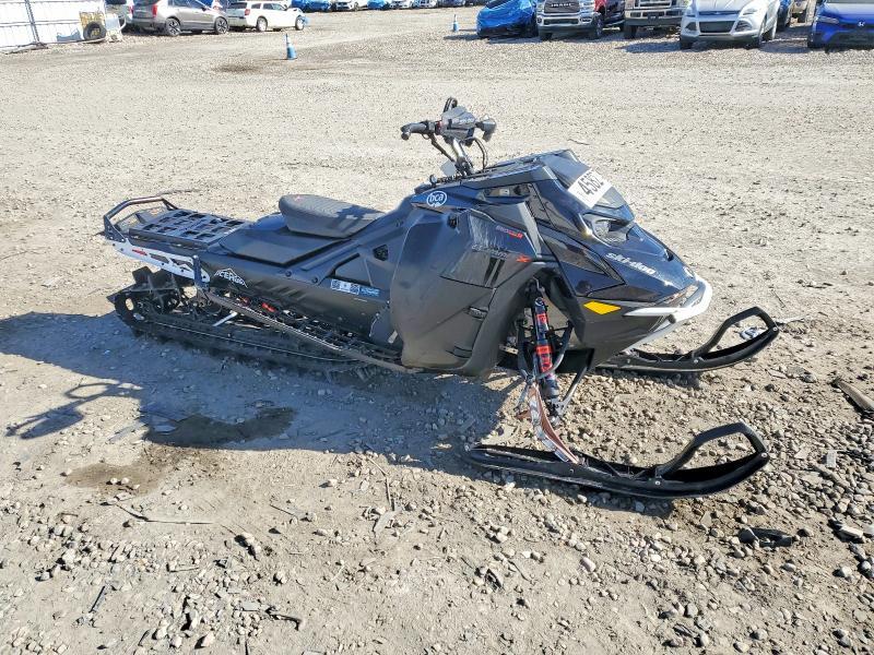 2024 Skidoo Snowmobile