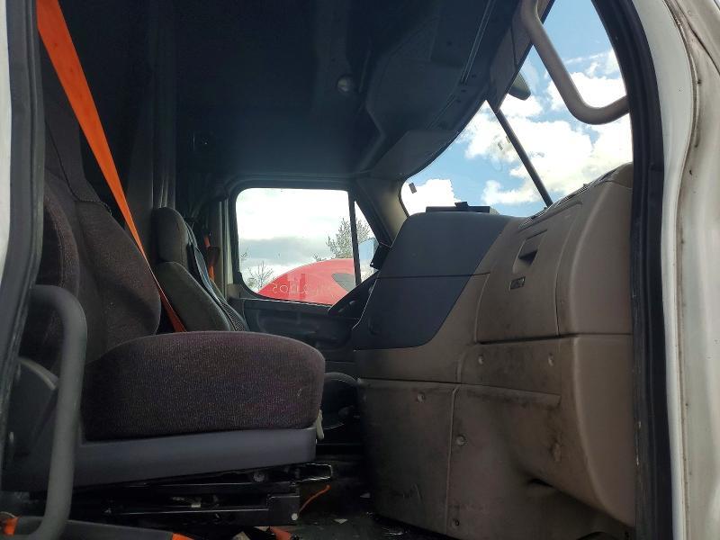 2018 Freightliner Cascadia 125 Semi Truck