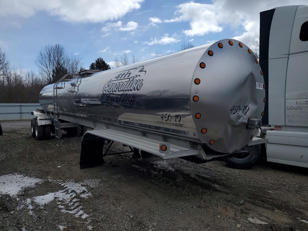 2008 Walker Tank Trailer