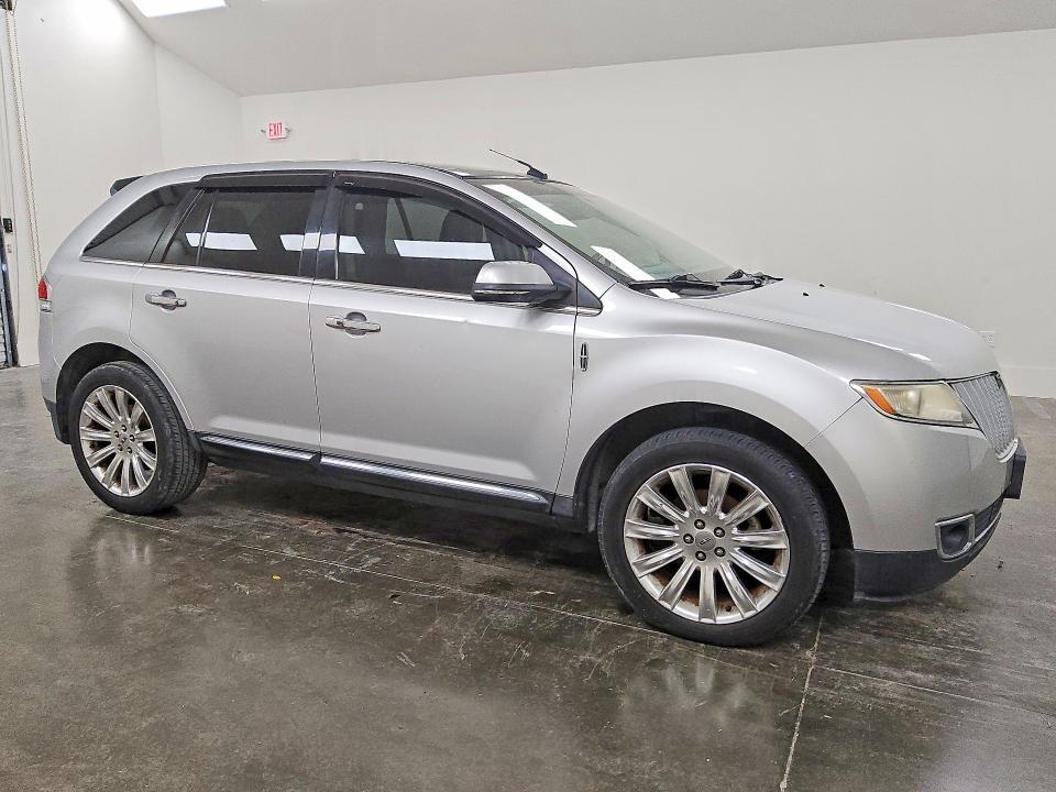 2013 Lincoln Townhouse MKX