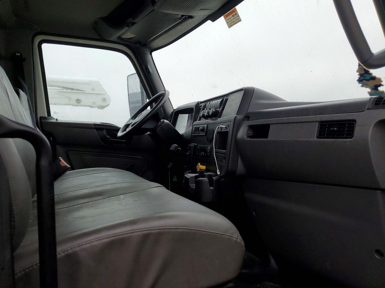 2022 International MV607 Refrigerated BOX Truck