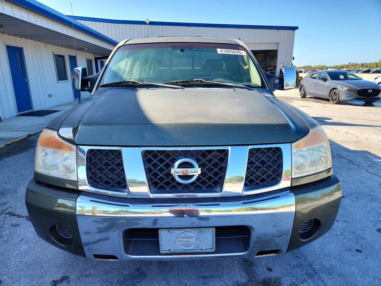 2004 Nissan Titan XE