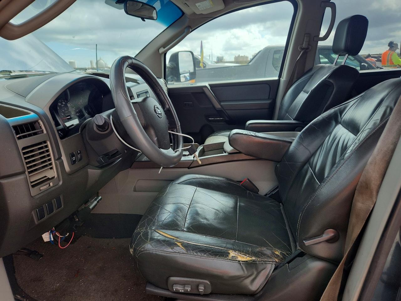 2004 Nissan Titan XE