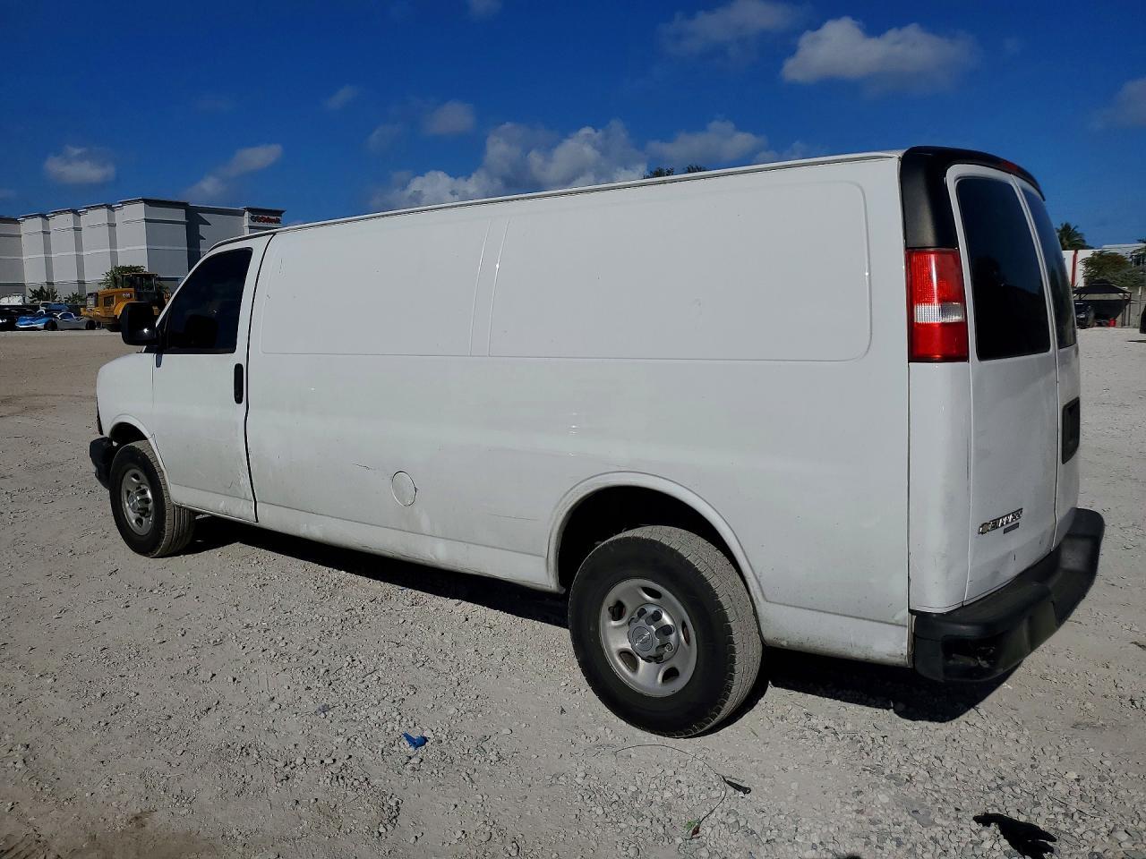 2016 Chev Express G2500