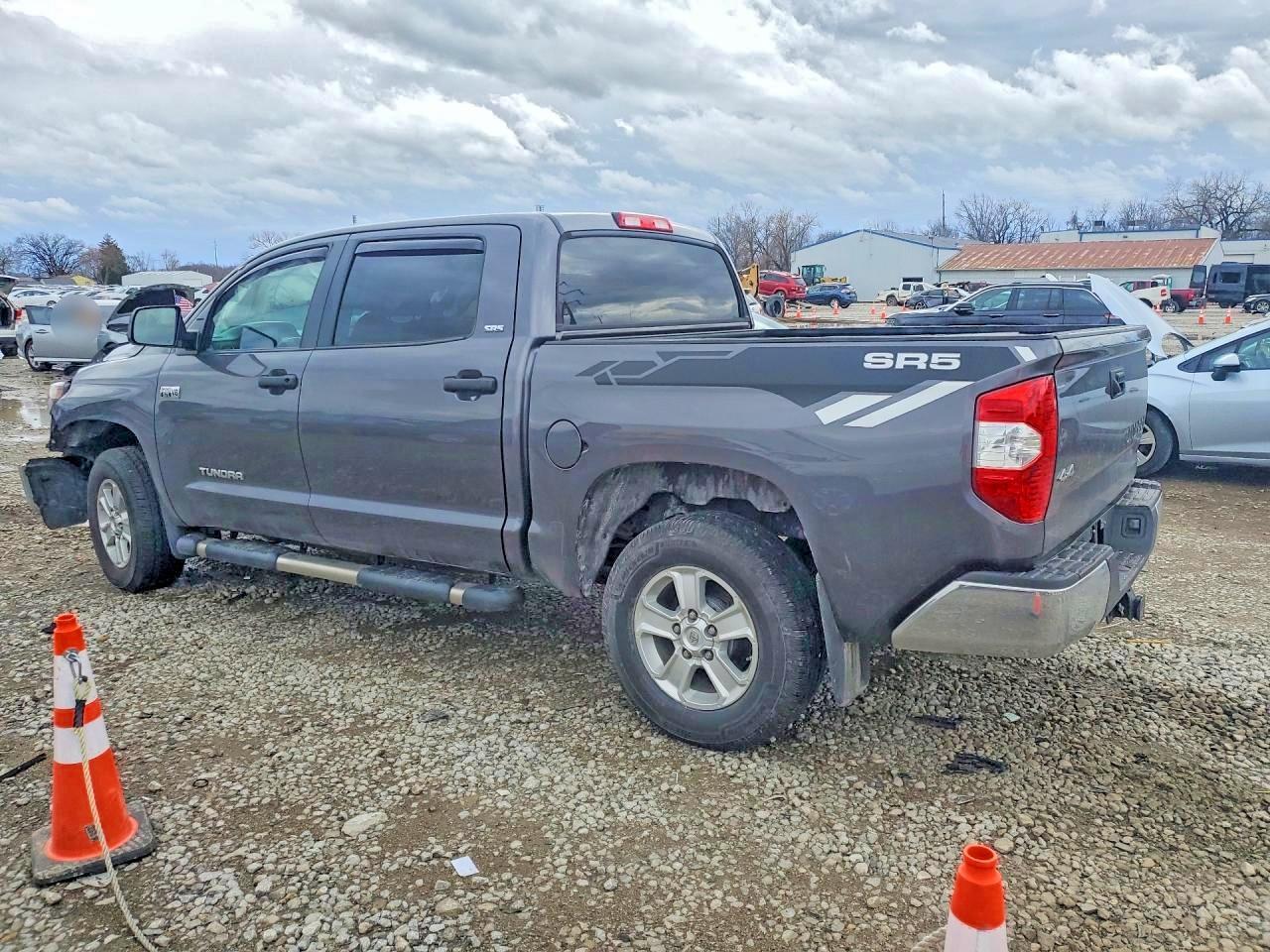 2018 Toyota Tundra SR5