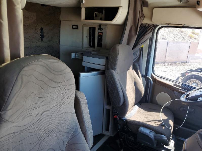 2014 Volvo VNL Semi Truck