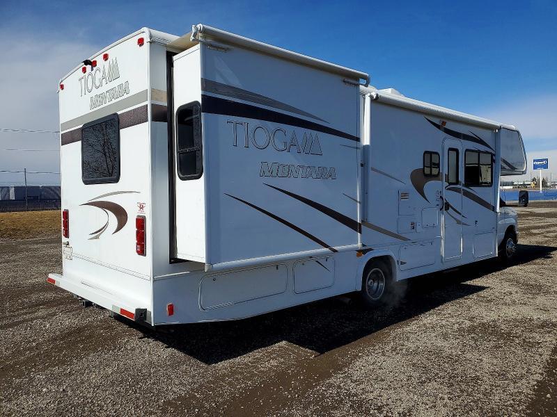 2013 Ford Econoline E450 Super Duty Cutaway Van