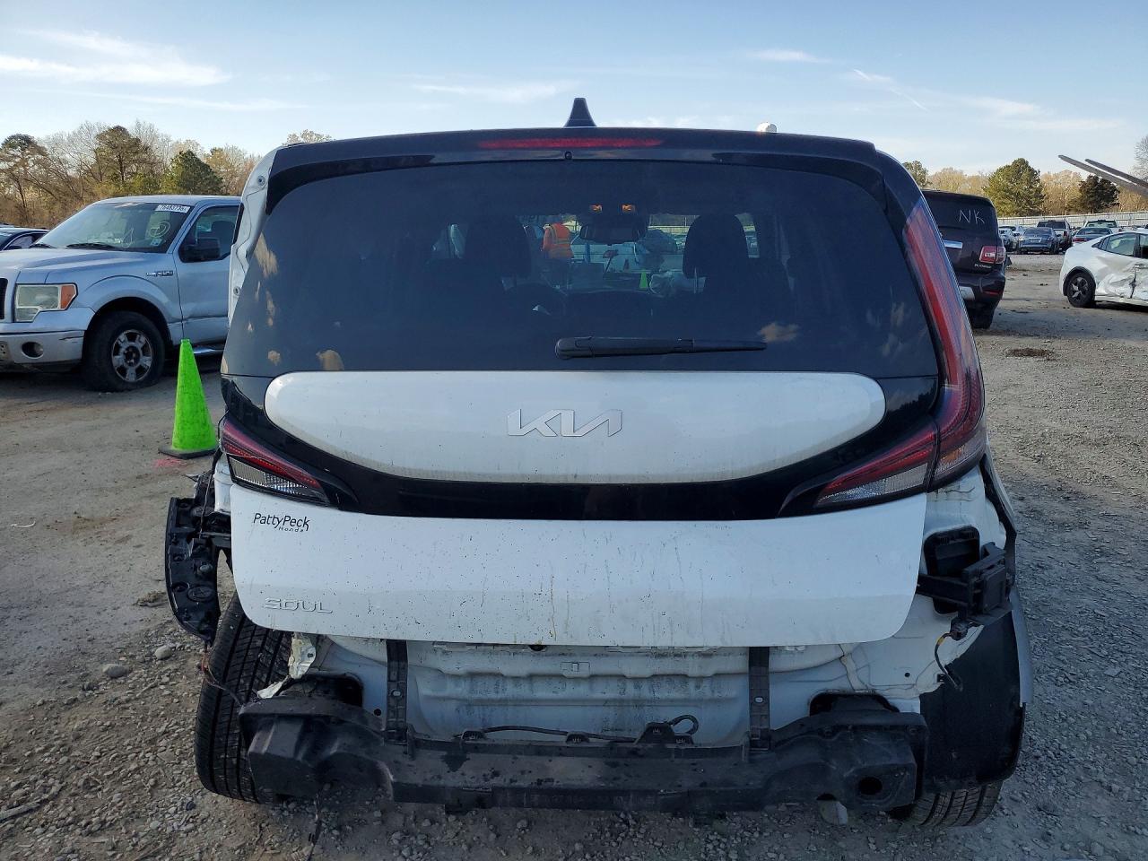 2023 KIA Soul s