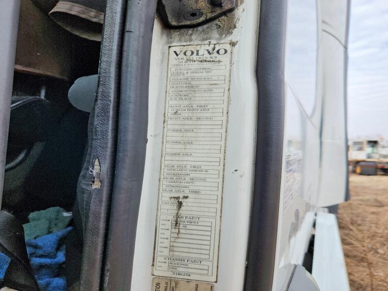 2016 Volv O VNL Semi Truck