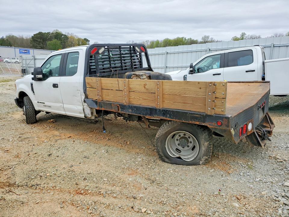 2017 Ford F350 Super Duty Flatbed Truck