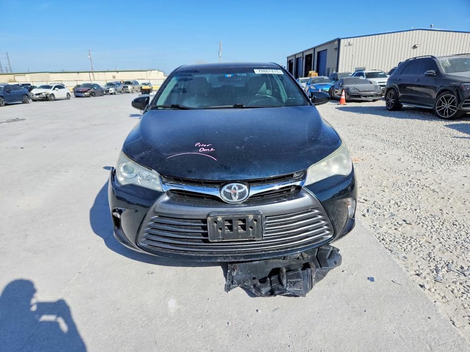 2015 Toyota Camry le