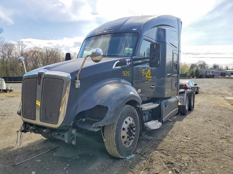 2014 Kenworth Constructi-Semi Truck