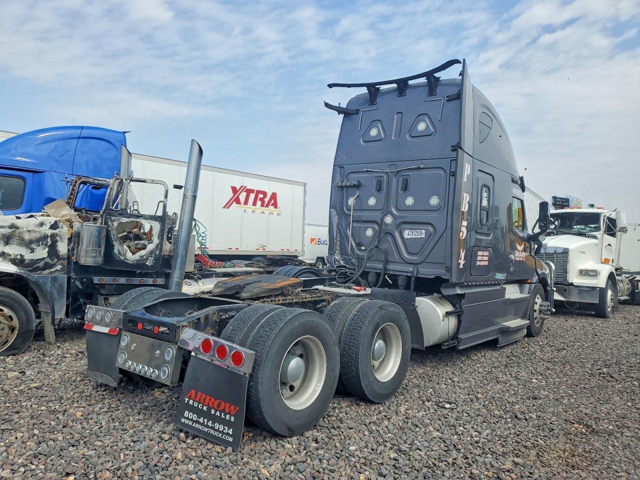 2021 Freightliner Cascadia 1-Semi Truck