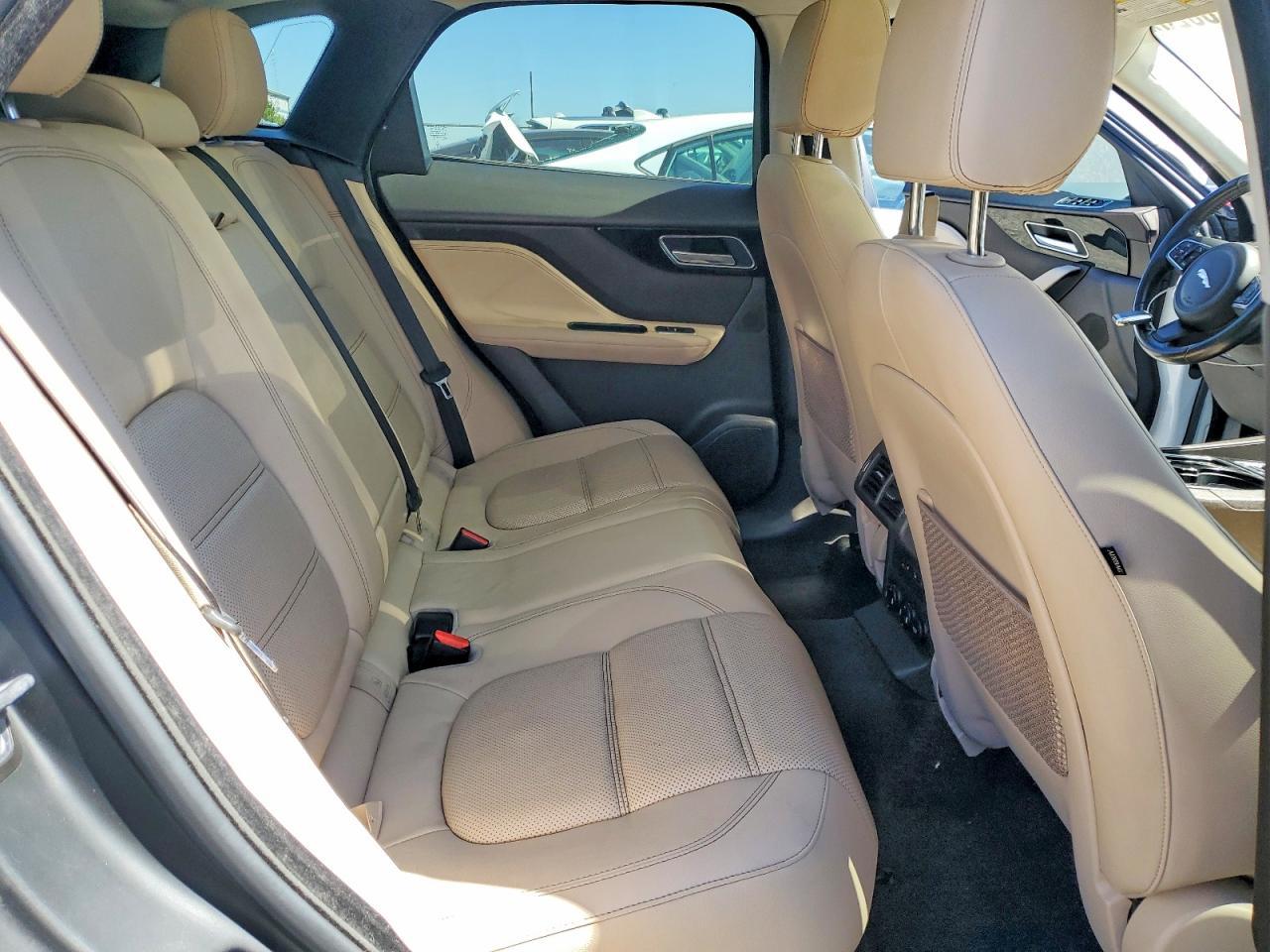 2017 Jaguar F-pace Prestige