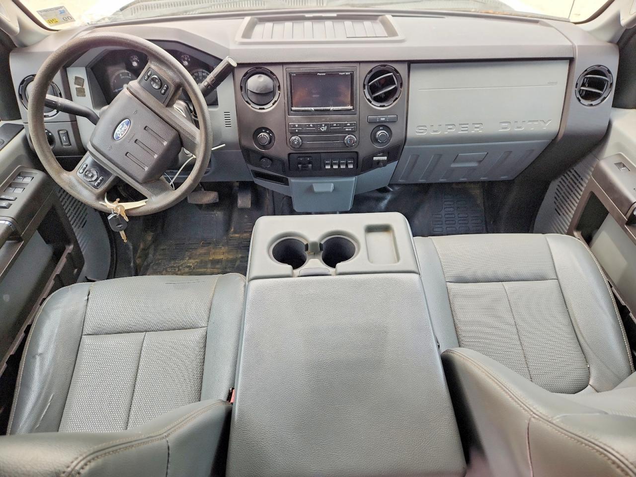 2015 Ford F350 Super Duty Flatbed Truck