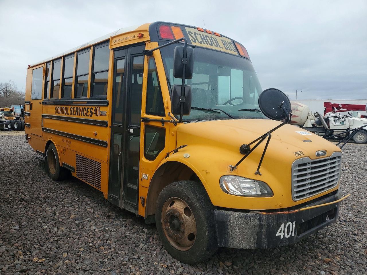 2012 Freigliner 2012 Thomas SAF-T-LINER C2-School Bus