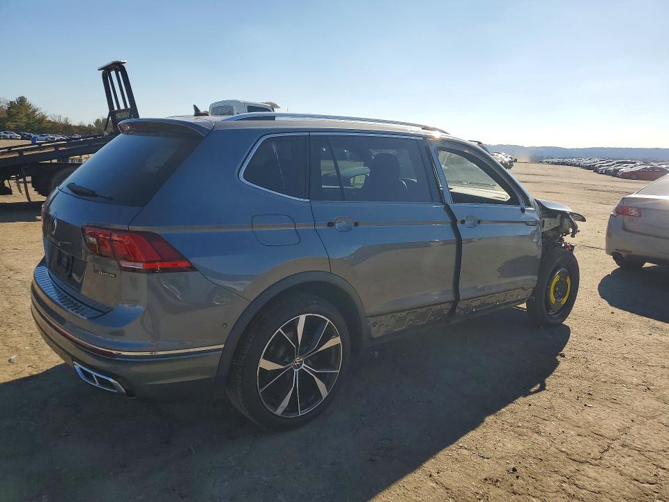 2022 Volkswagen Tiguan sel R-line