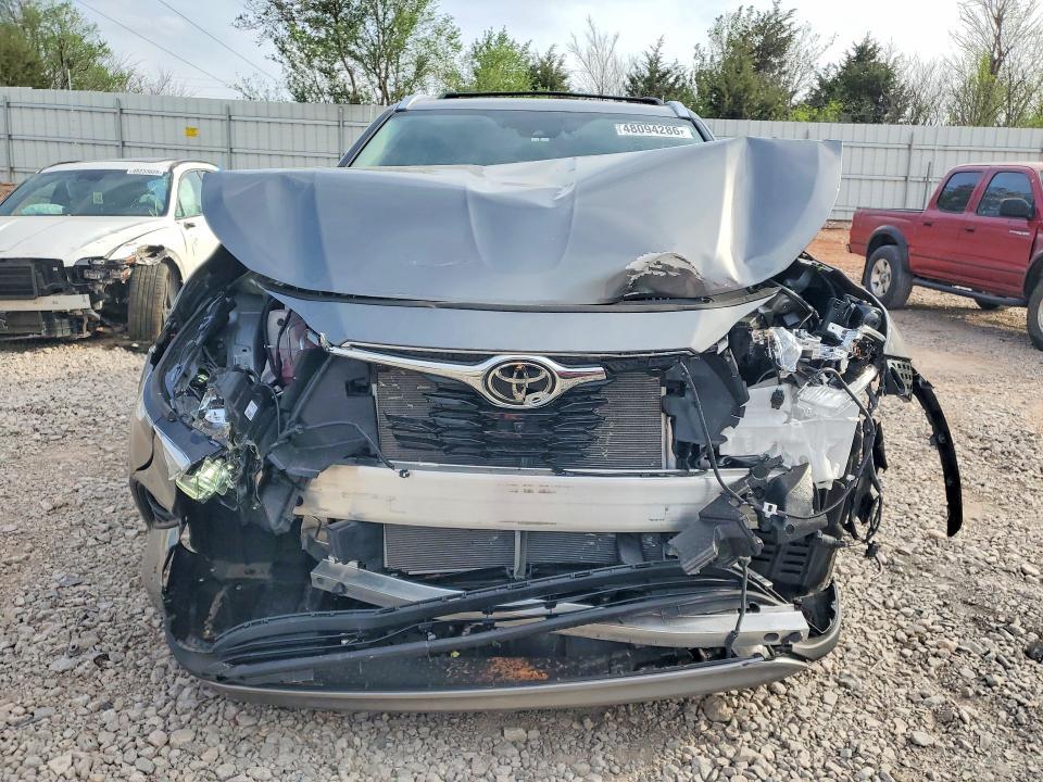 2025 Toyota Highlander Platinum