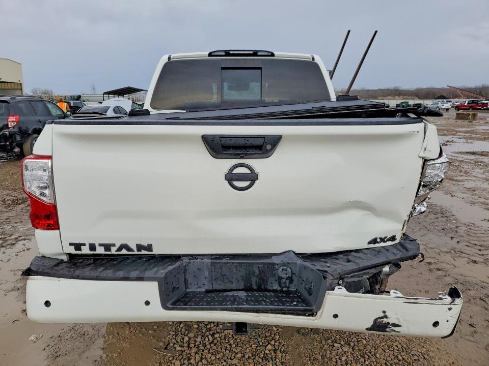 2021 Nissan Titan SV