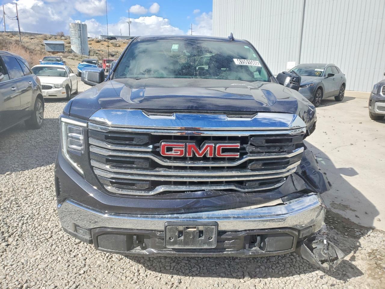 2025 GMC Sierra K1500 SLT