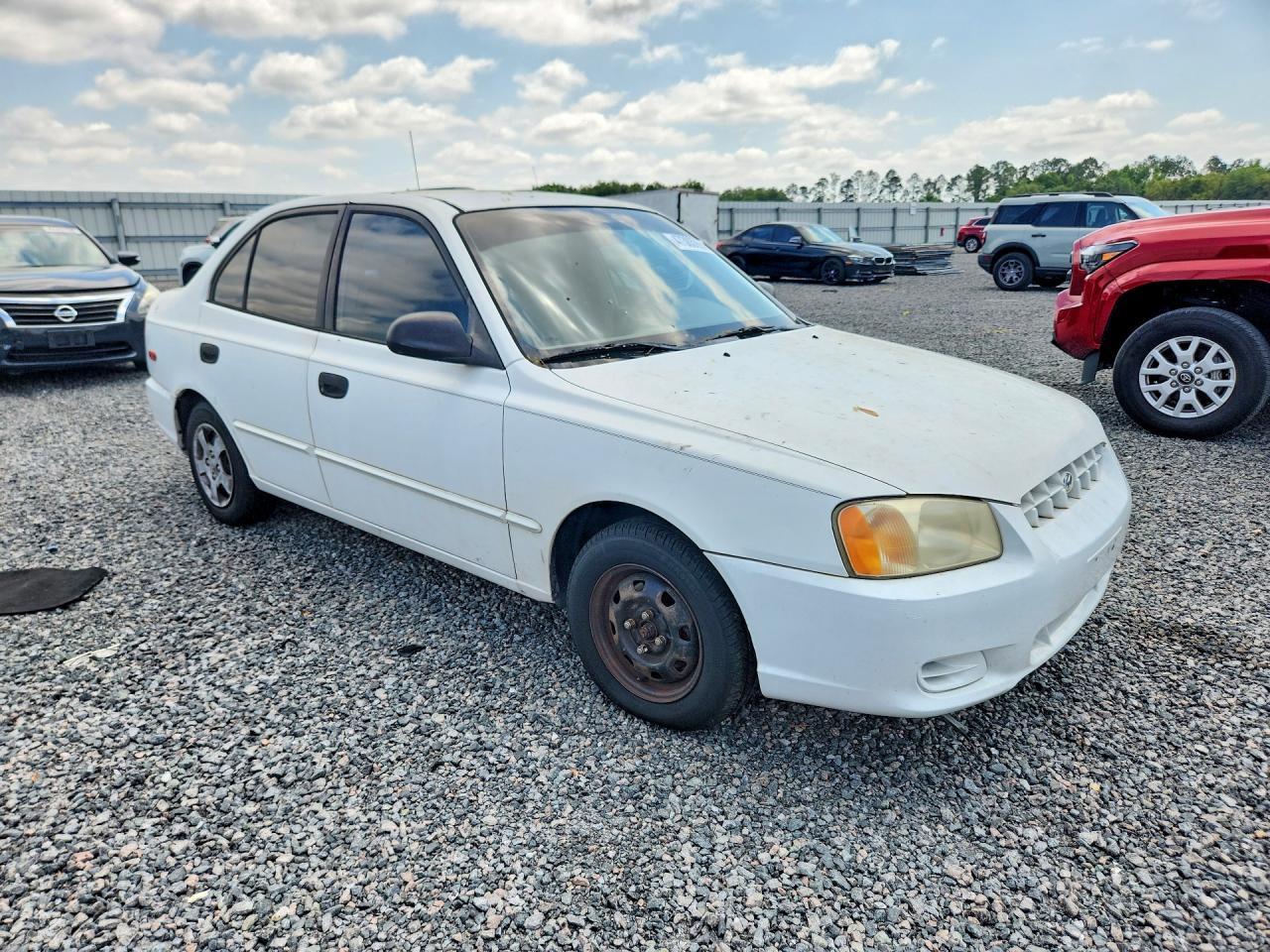 2002 Hyundai Accent gl