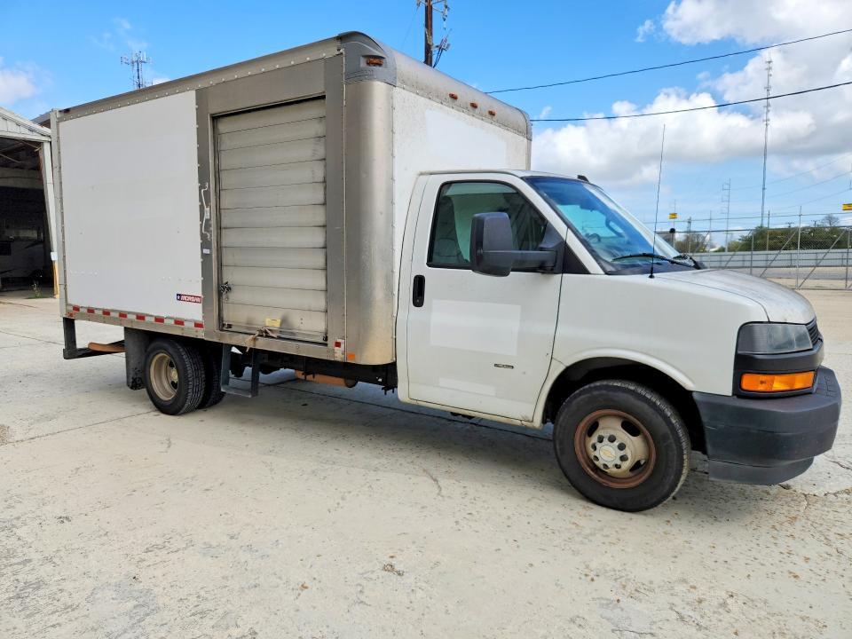 2020 Chevrolet Express BOX Truck
